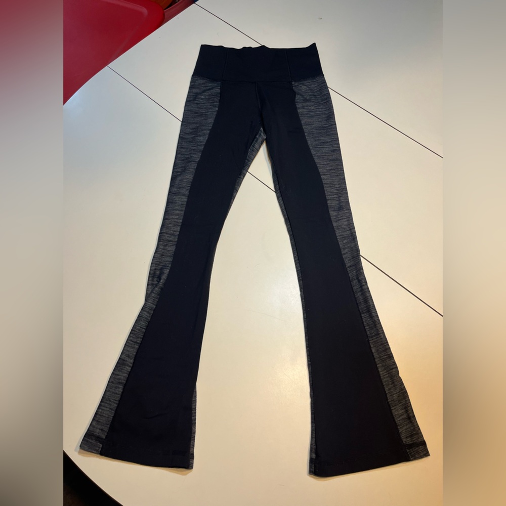 Lululemon Womens Barre Pulse Legging Pants Reversible Slub Black Swan size 4